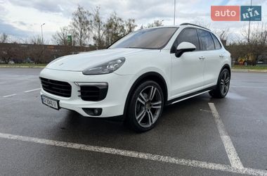 Позашляховик / Кросовер Porsche Cayenne 2015 в Києві