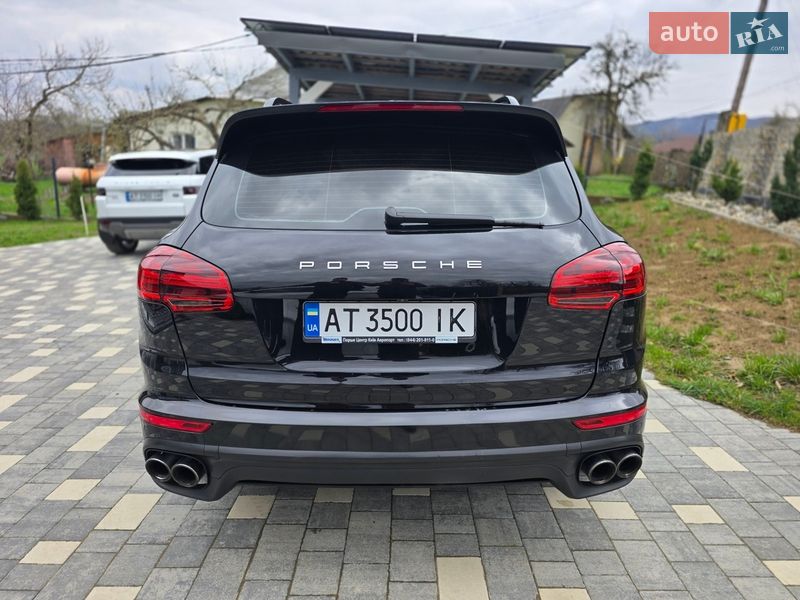 Позашляховик / Кросовер Porsche Cayenne 2015 в Косові