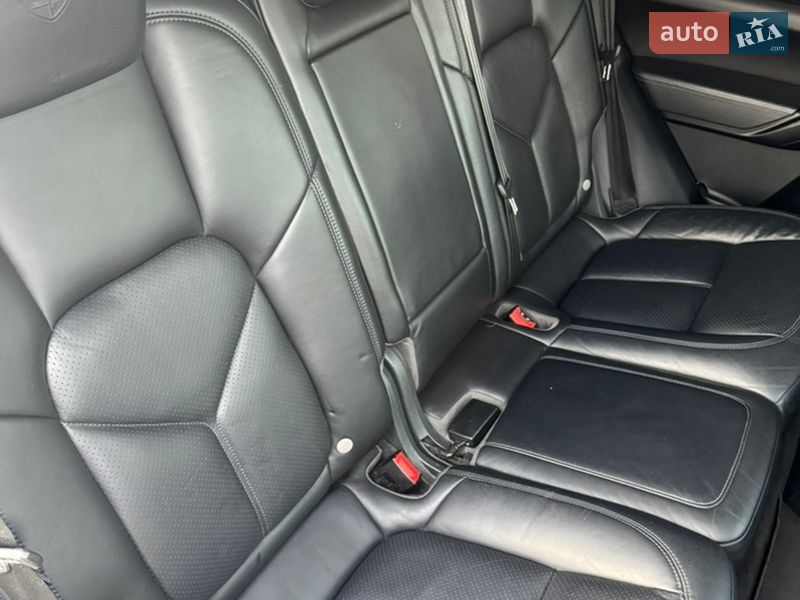 Позашляховик / Кросовер Porsche Cayenne 2017 в Нововолинську