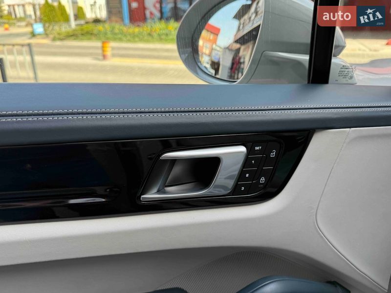 Позашляховик / Кросовер Porsche Cayenne 2022 в Львові