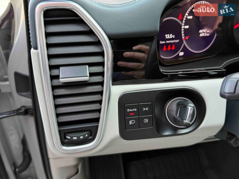 Позашляховик / Кросовер Porsche Cayenne 2022 в Львові