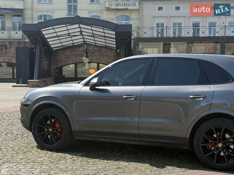 Позашляховик / Кросовер Porsche Cayenne 2018 в Івано-Франківську