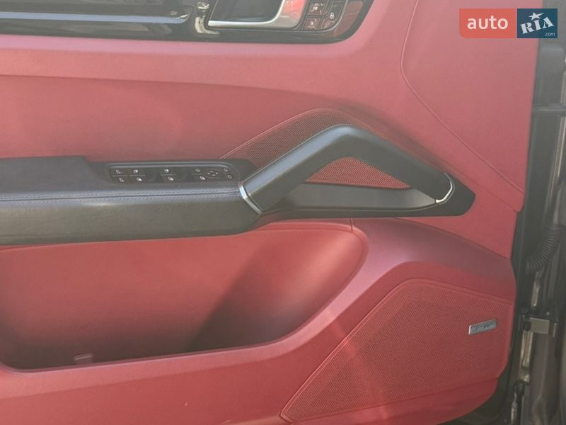 Позашляховик / Кросовер Porsche Cayenne 2018 в Івано-Франківську