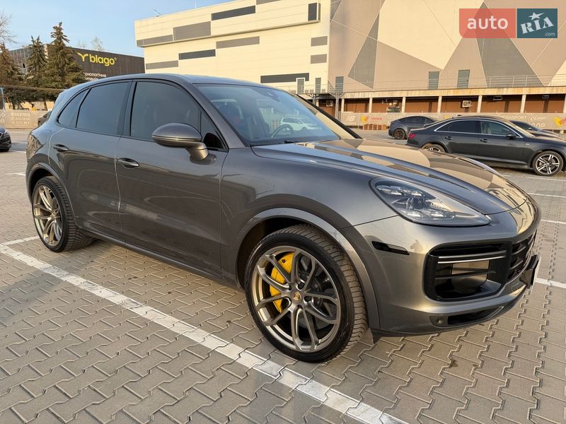 Внедорожник / Кроссовер Porsche Cayenne 2018 в Ивано-Франковске