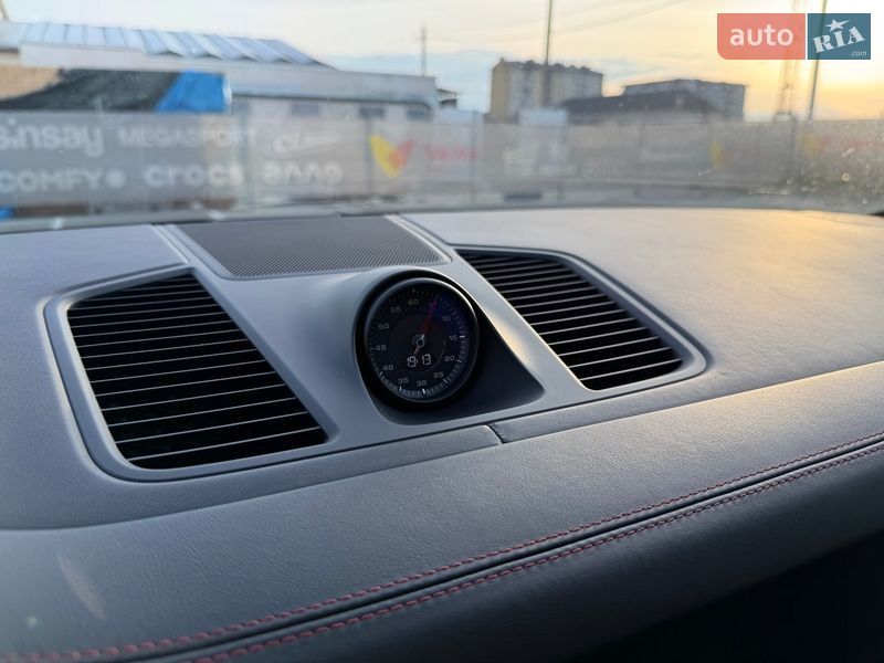 Внедорожник / Кроссовер Porsche Cayenne 2018 в Ивано-Франковске