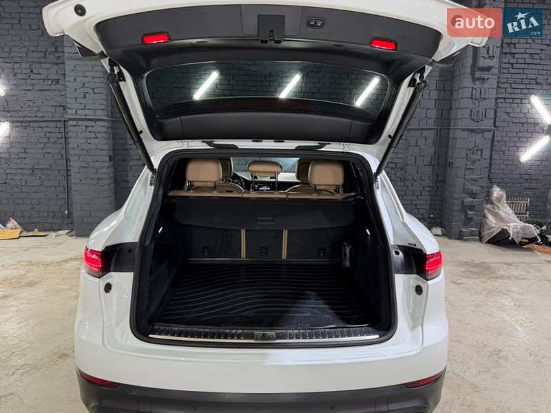 Внедорожник / Кроссовер Porsche Cayenne 2017 в Киеве фото 25 Внедорожник / Кроссовер Porsche Cayenne 2017 в Киеве