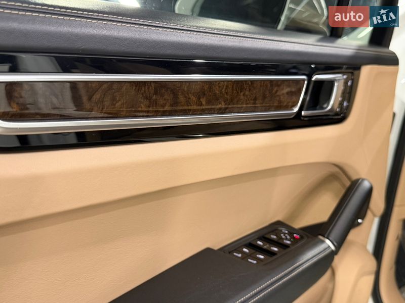 Внедорожник / Кроссовер Porsche Cayenne 2017 в Киеве фото 51 Внедорожник / Кроссовер Porsche Cayenne 2017 в Киеве