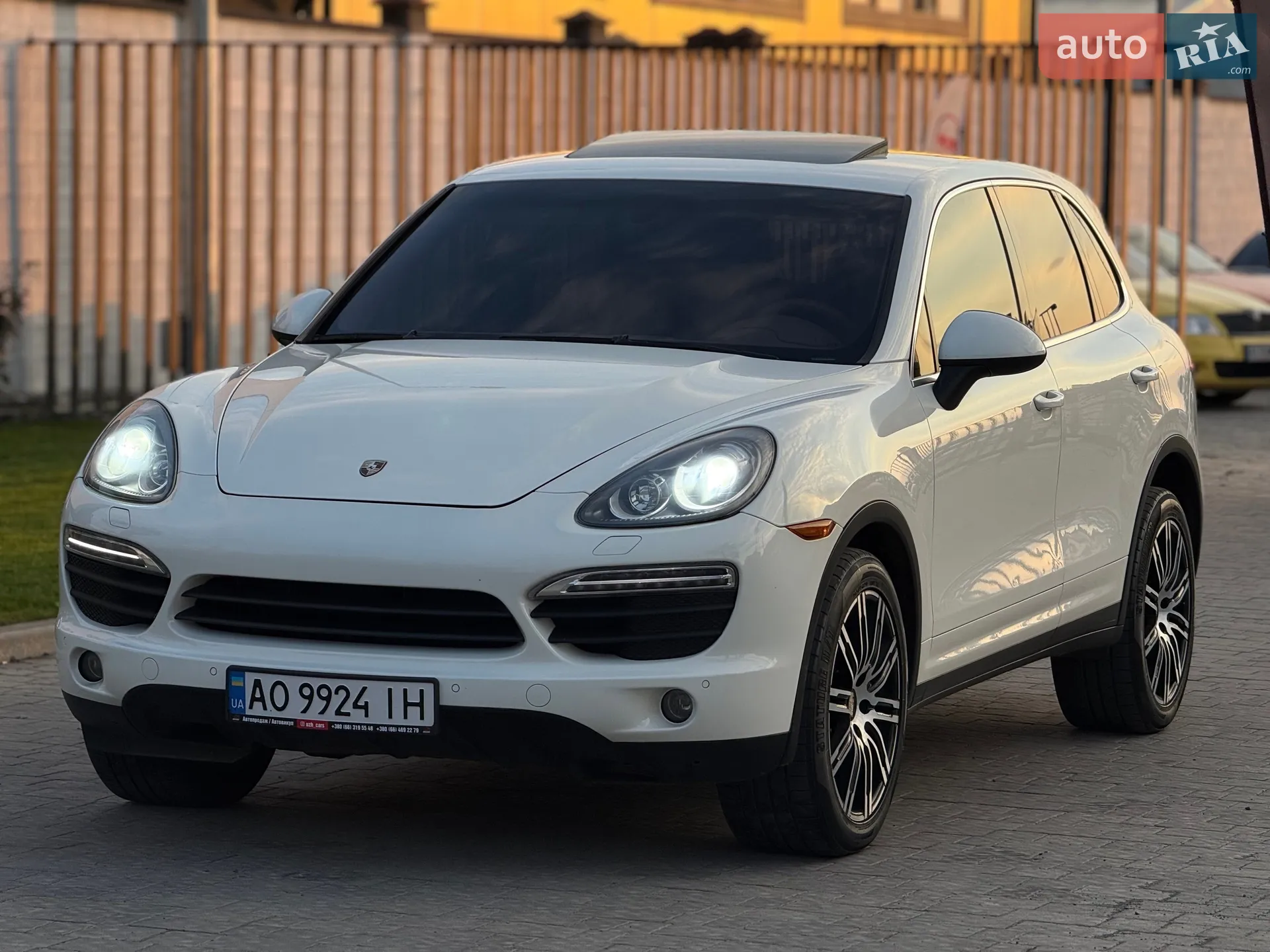 2011 Porsche Cayenne - мініатюра 3