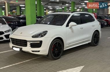 Внедорожник / Кроссовер Porsche Cayenne 2015 в Киеве