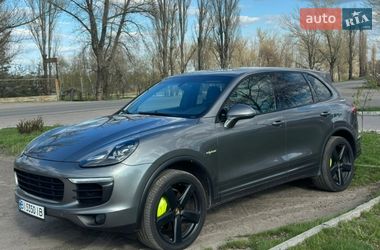 Внедорожник / Кроссовер Porsche Cayenne 2015 в Кременчуге