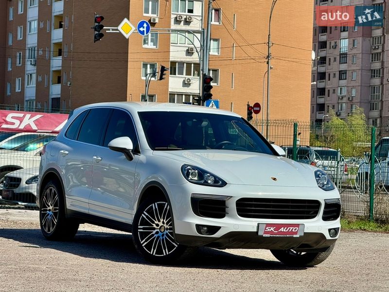 Внедорожник / Кроссовер Porsche Cayenne 2016 в Киеве