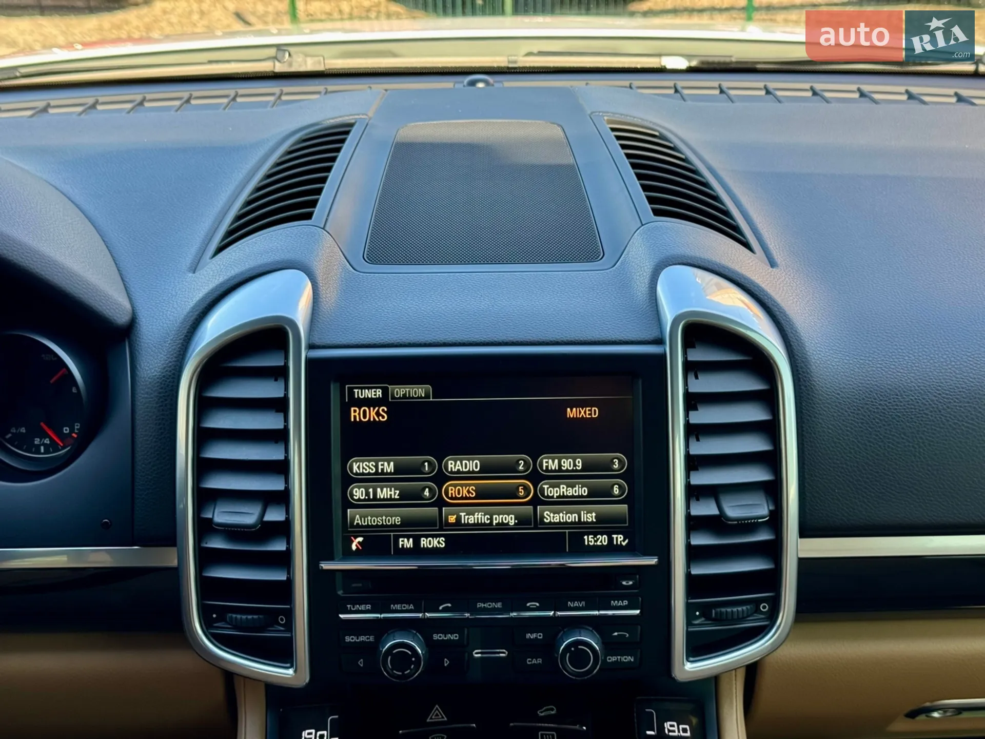 2016 Porsche Cayenne - мініатюра 21