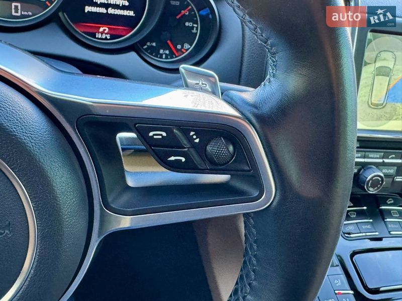 Внедорожник / Кроссовер Porsche Cayenne 2016 в Киеве