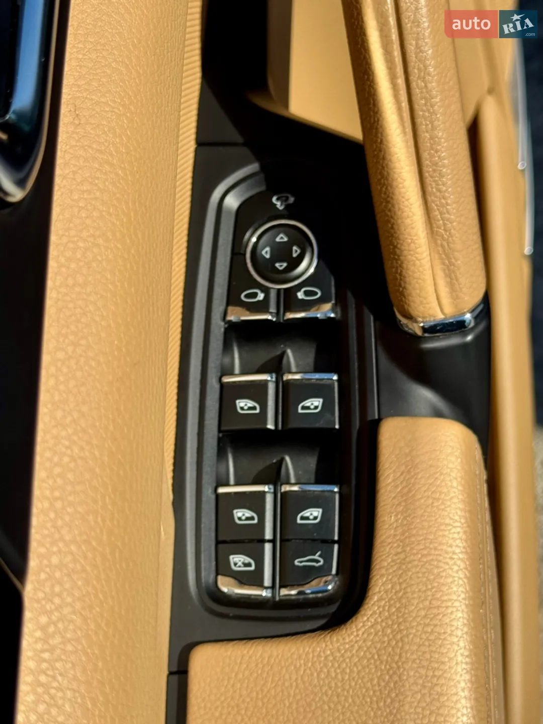 2016 Porsche Cayenne - мініатюра 38