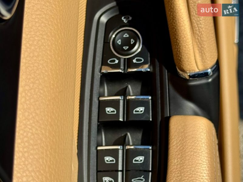 Внедорожник / Кроссовер Porsche Cayenne 2016 в Киеве