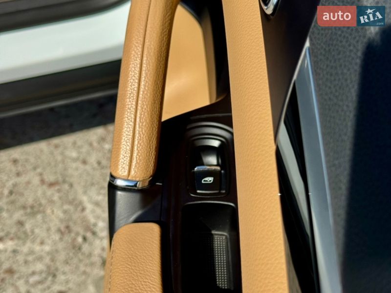 Внедорожник / Кроссовер Porsche Cayenne 2016 в Киеве