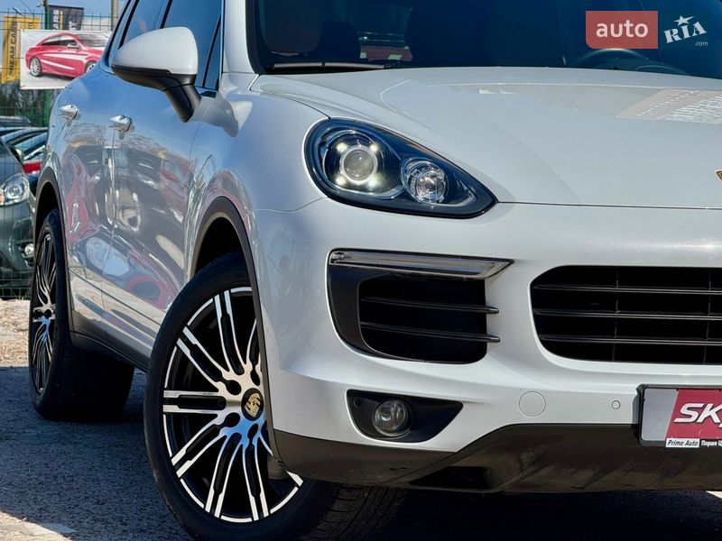 Внедорожник / Кроссовер Porsche Cayenne 2016 в Киеве