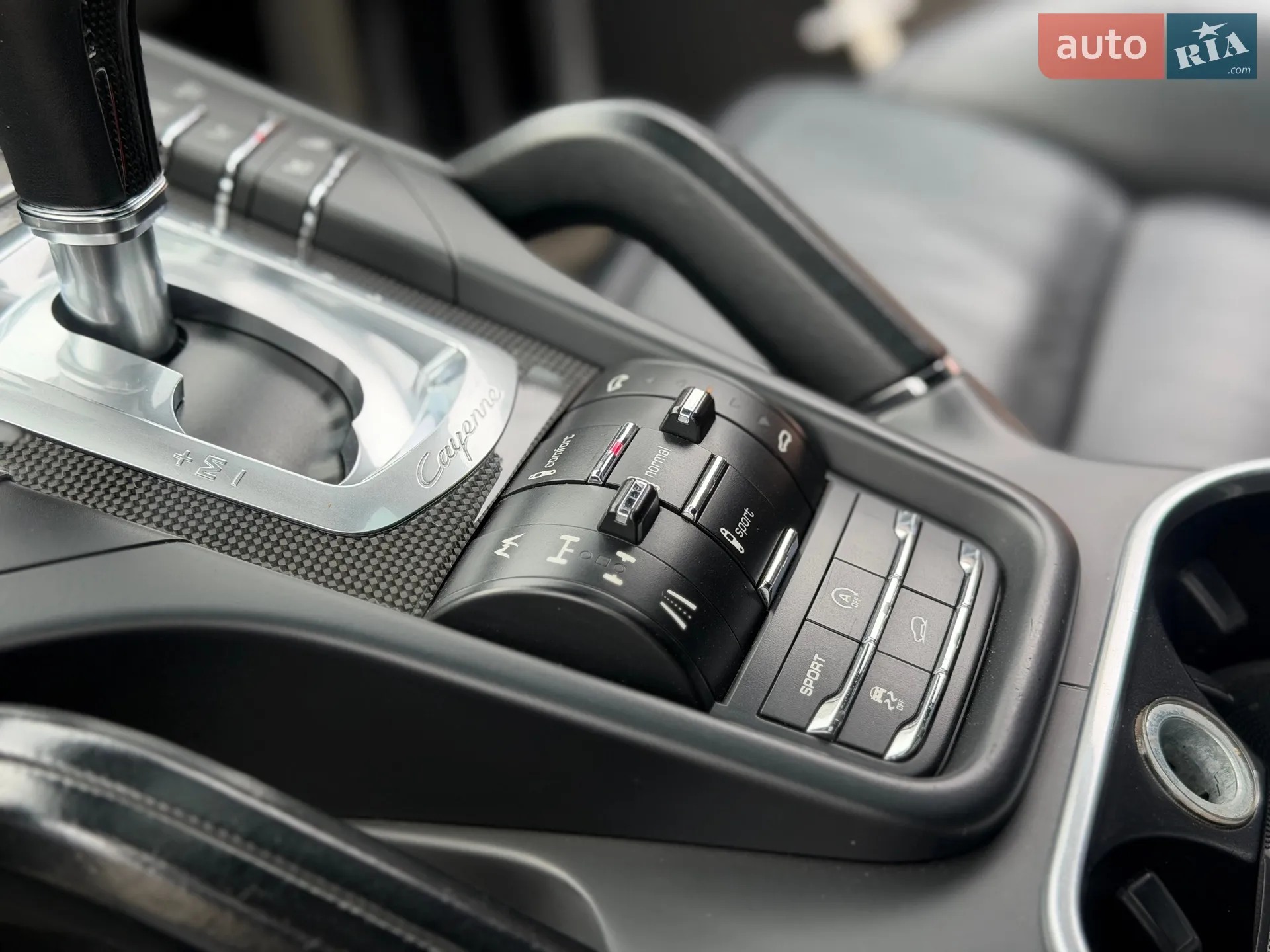2011 Porsche Cayenne - мініатюра 24