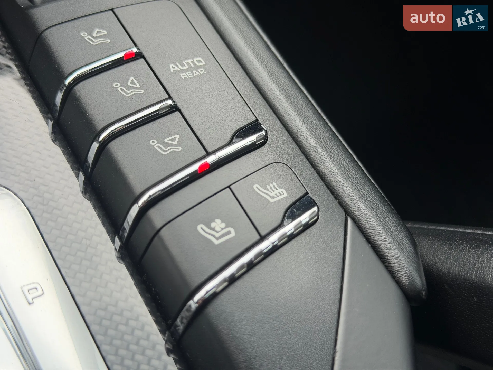 2011 Porsche Cayenne - мініатюра 43