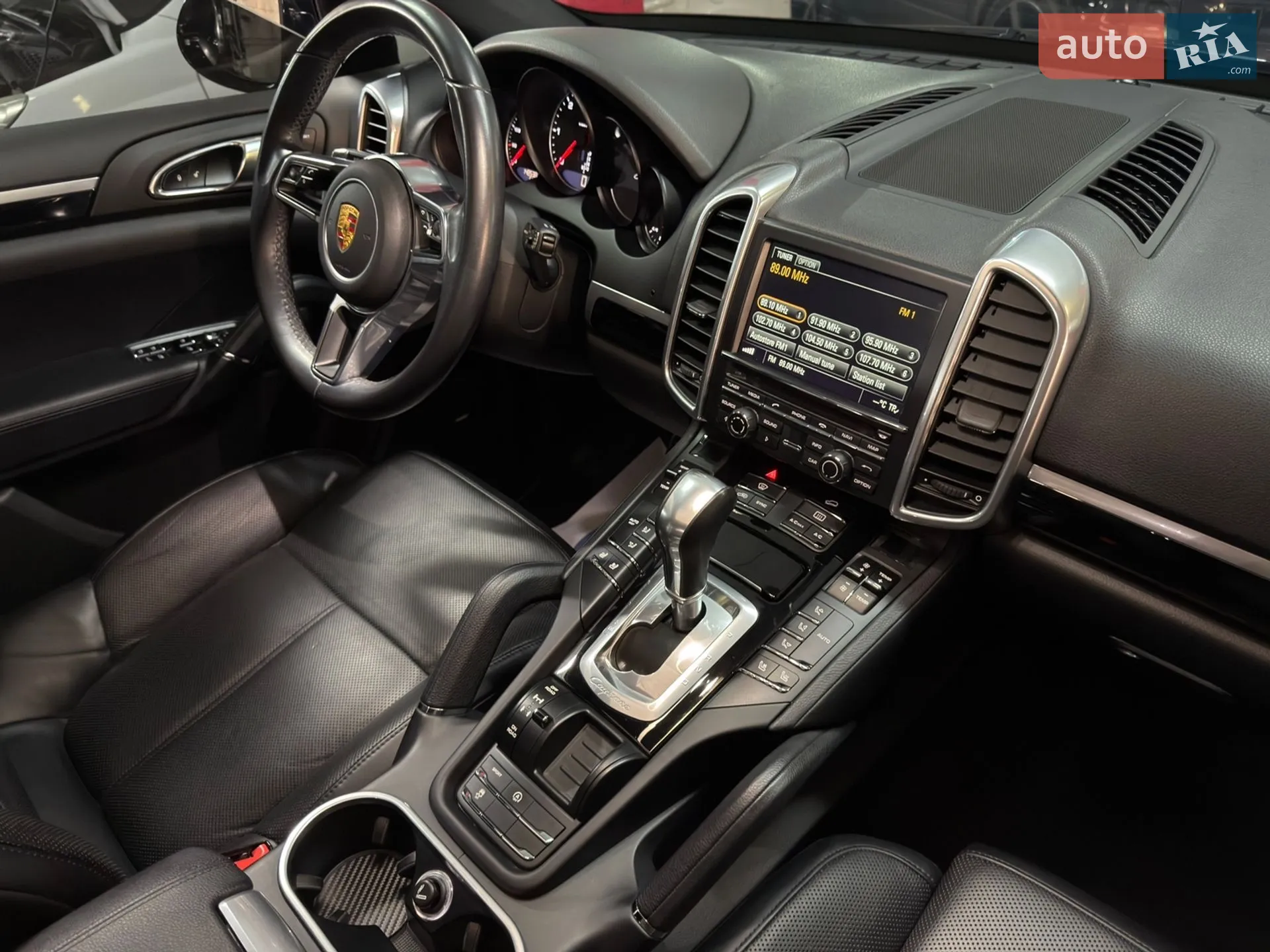 2016 Porsche Cayenne - мініатюра 31
