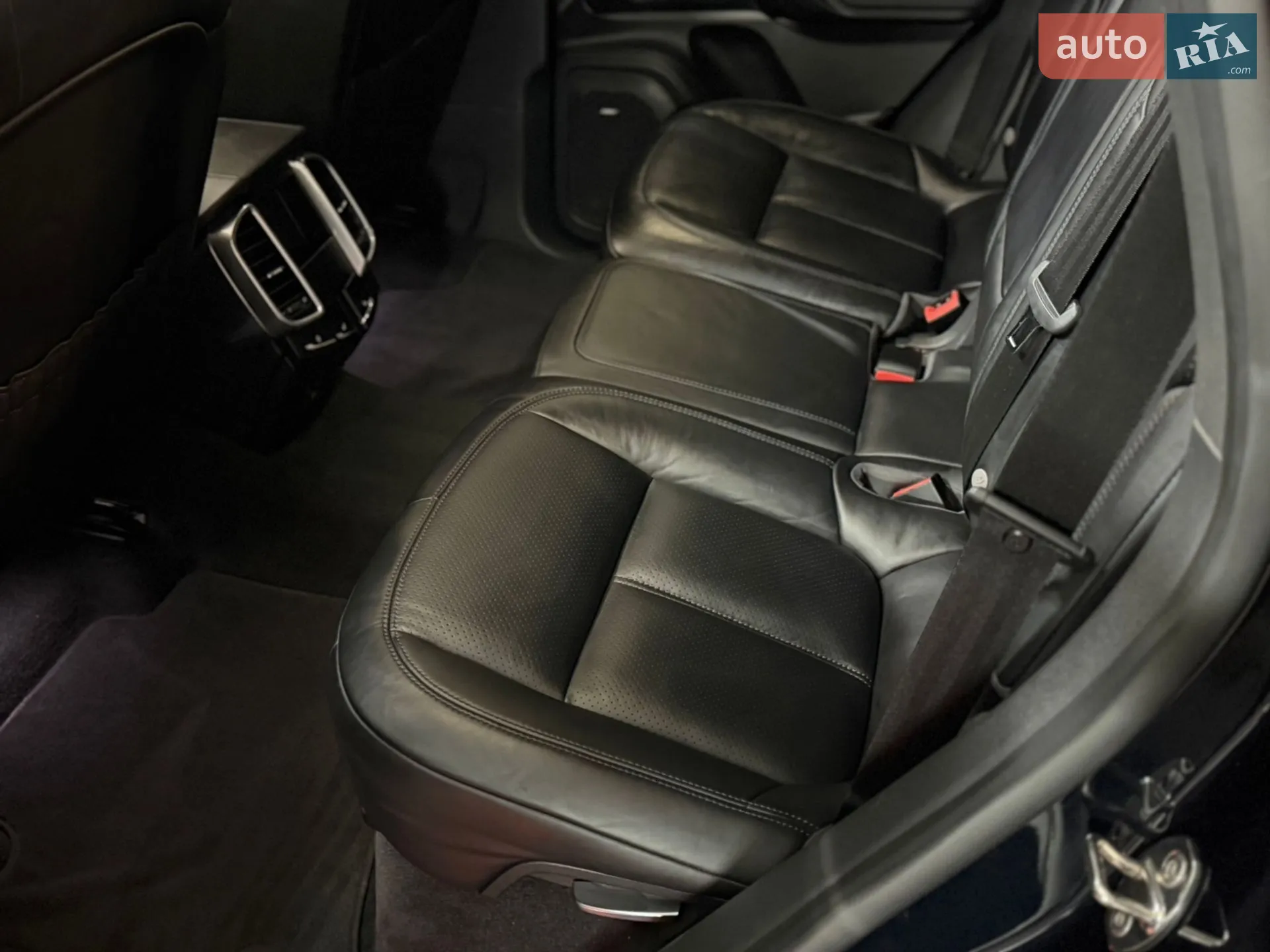 2016 Porsche Cayenne - мініатюра 39