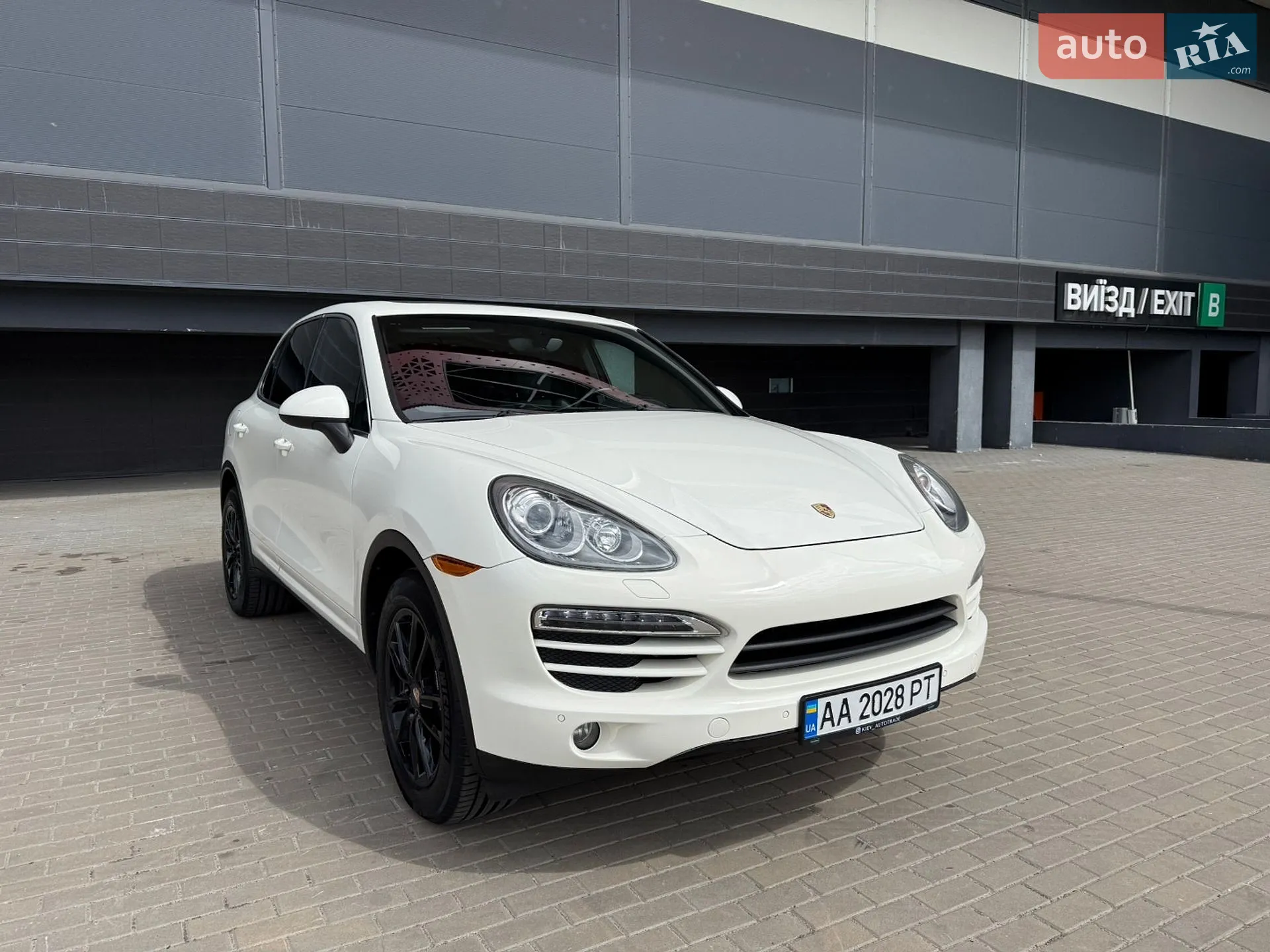 2011 Porsche Cayenne - мініатюра 3