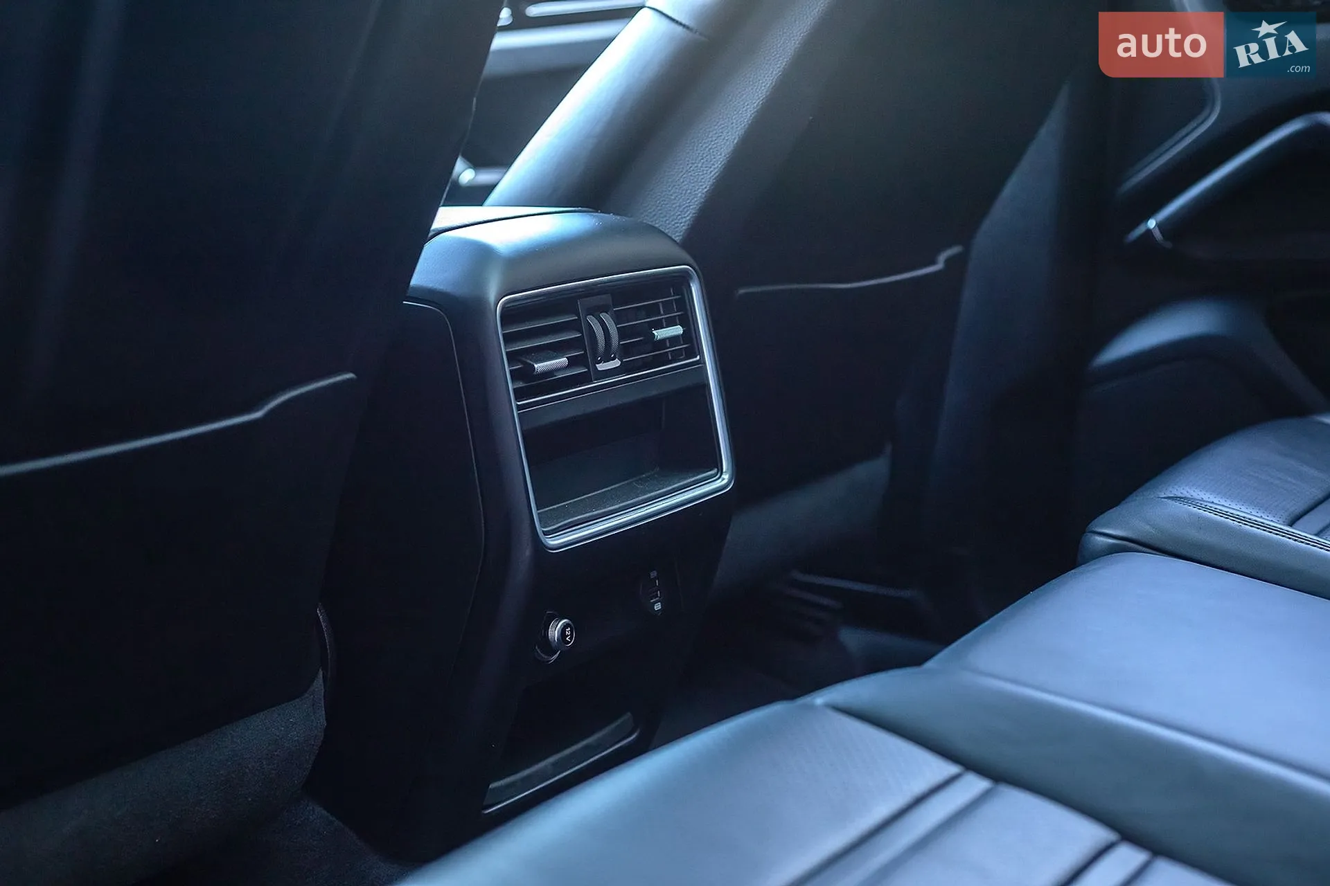 2018 Porsche Cayenne - мініатюра 6