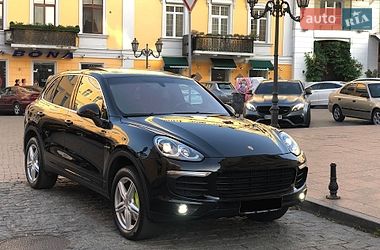 Позашляховик / Кросовер Porsche Cayenne 2015 в Одесі