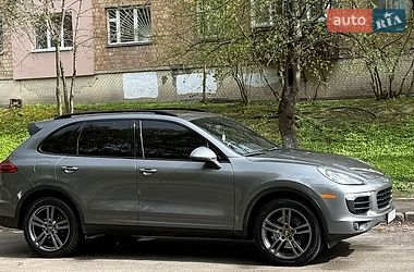 Позашляховик / Кросовер Porsche Cayenne 2015 в Києві
