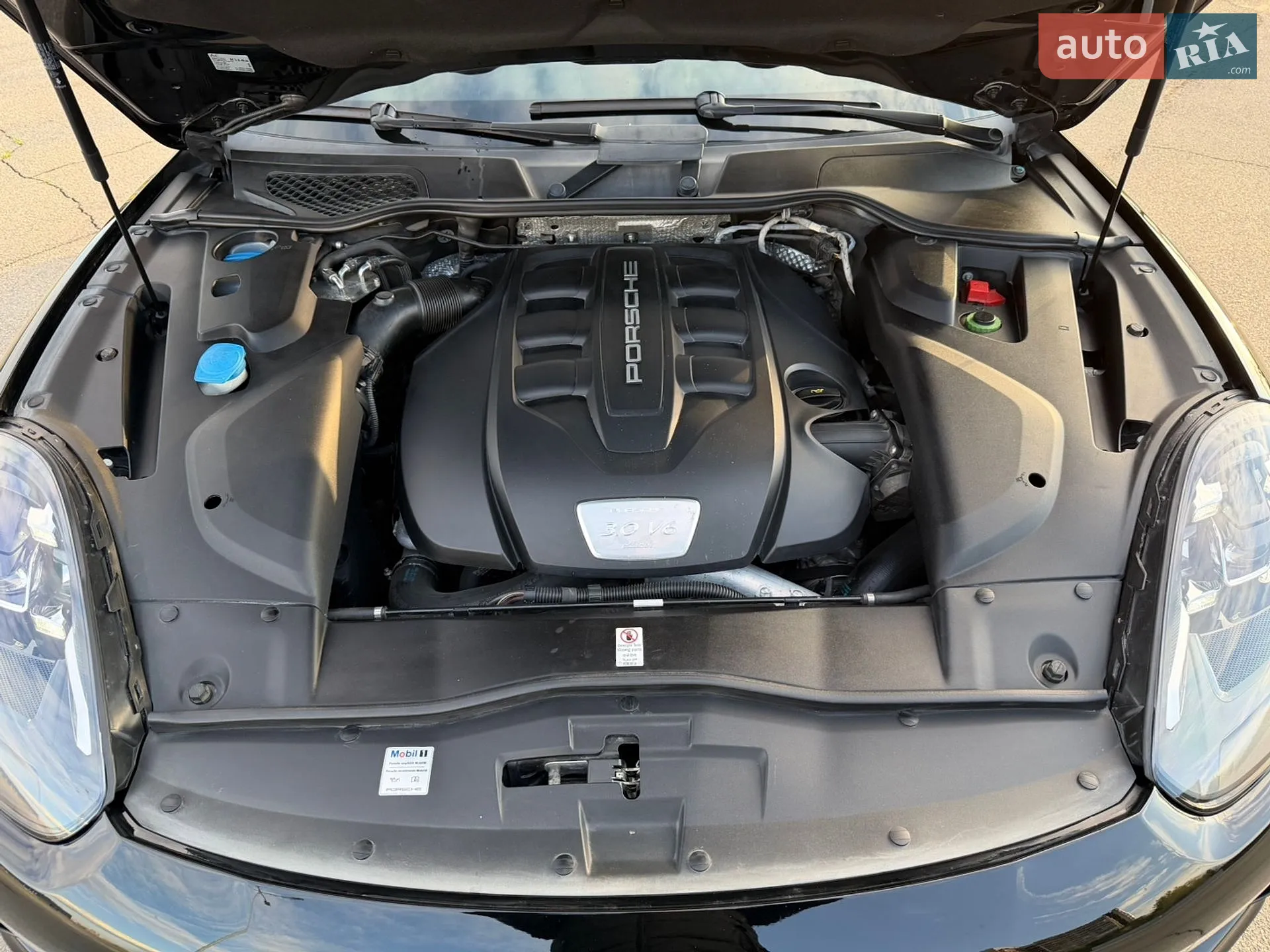 2015 Porsche Cayenne - мініатюра 36