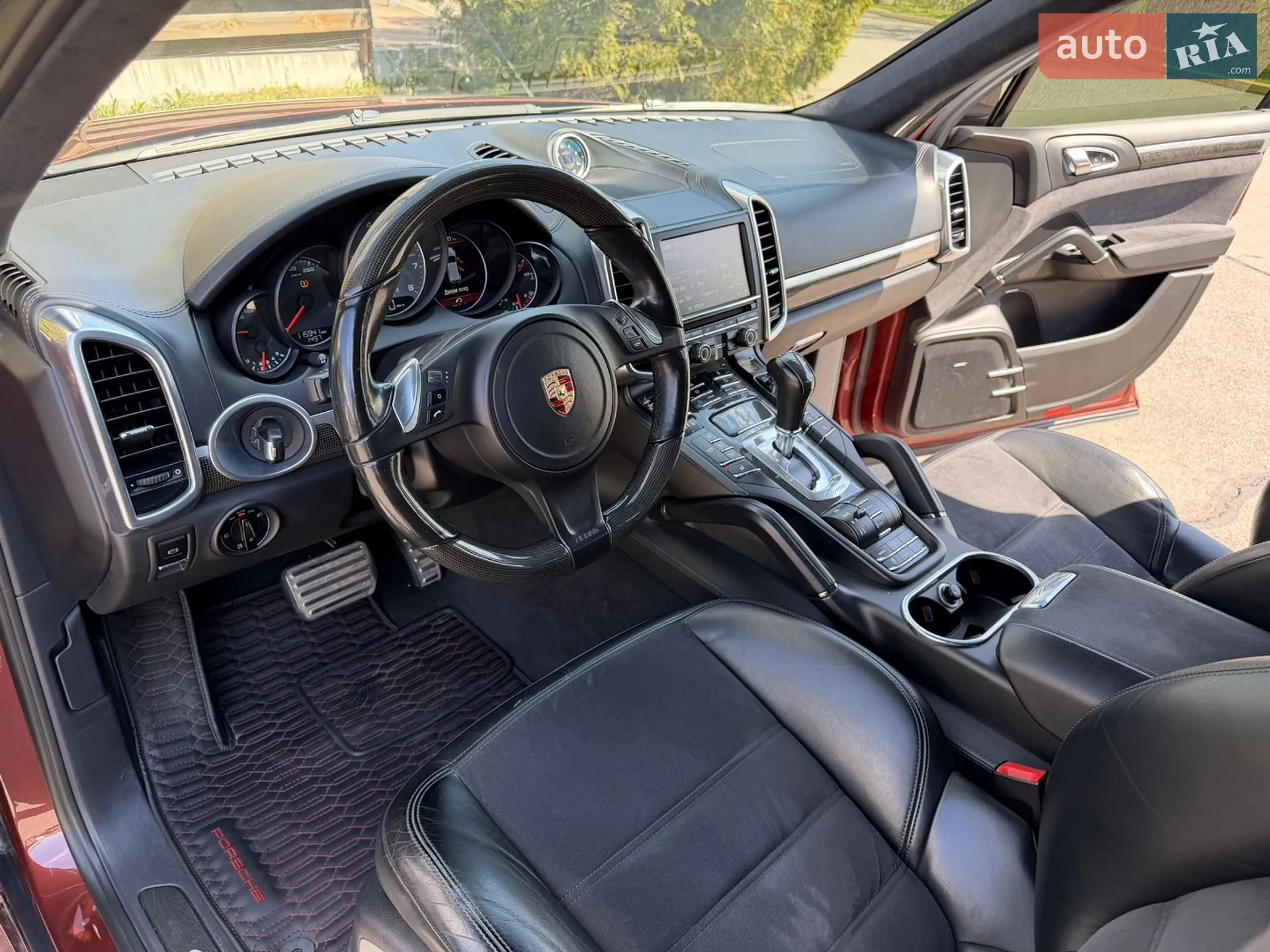 2012 Porsche Cayenne - мініатюра 11