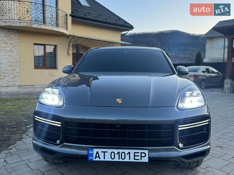Porsche Cayenne 2021