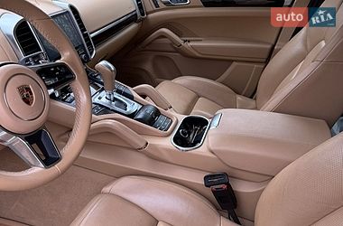 Внедорожник / Кроссовер Porsche Cayenne 2017 в Черкассах