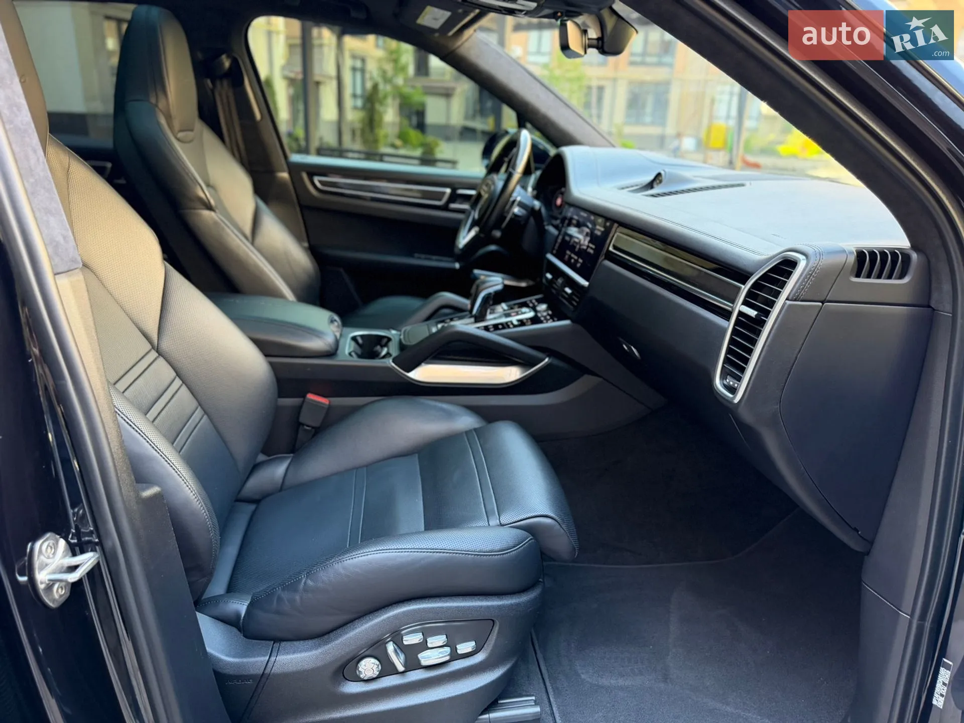 2019 Porsche Cayenne - мініатюра 27