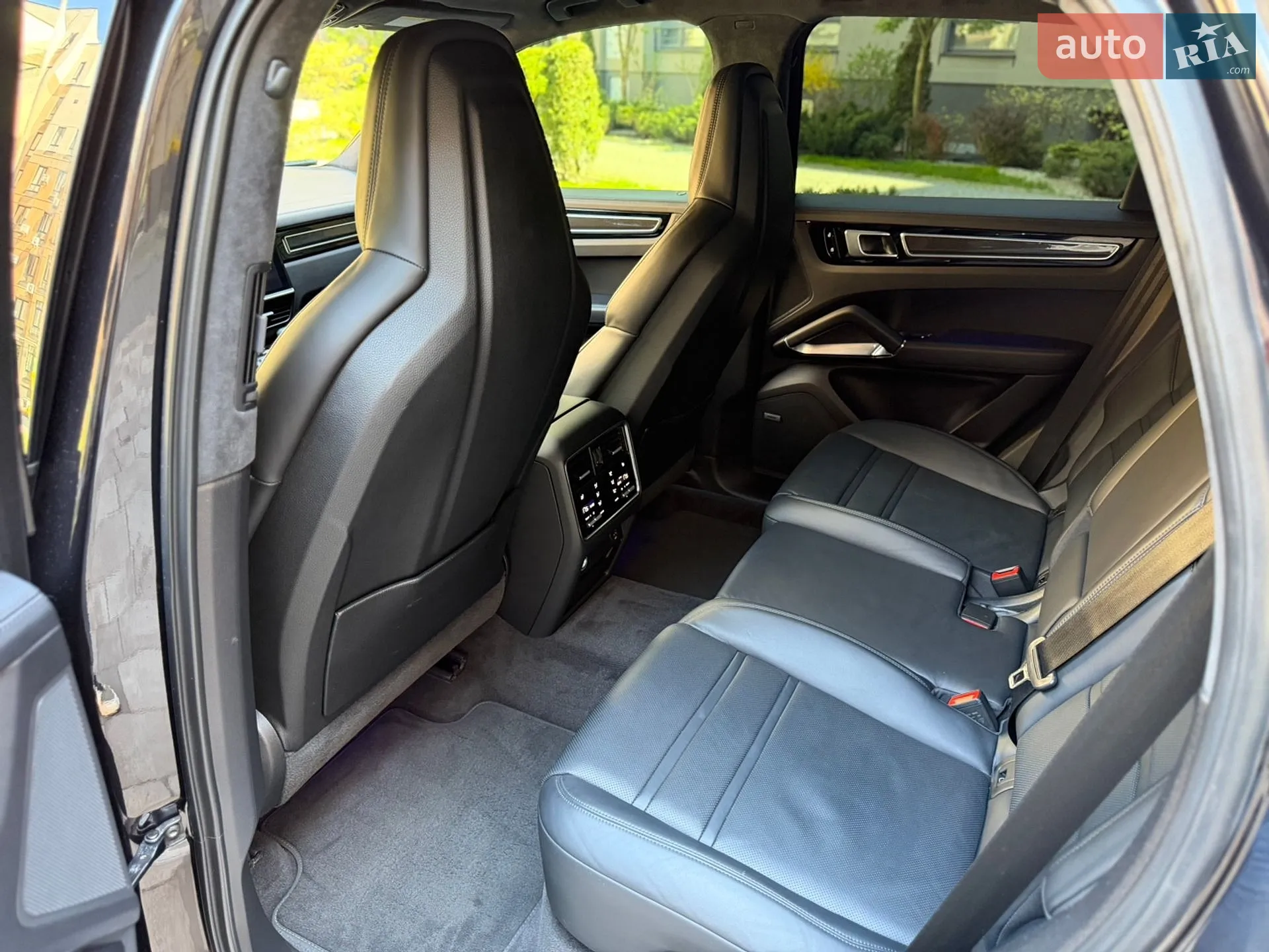 2019 Porsche Cayenne - мініатюра 26