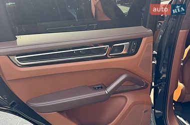 Внедорожник / Кроссовер Porsche Cayenne 2021 в Киеве