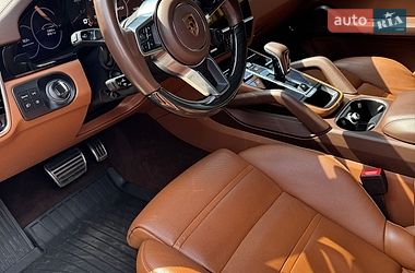 Внедорожник / Кроссовер Porsche Cayenne 2021 в Киеве