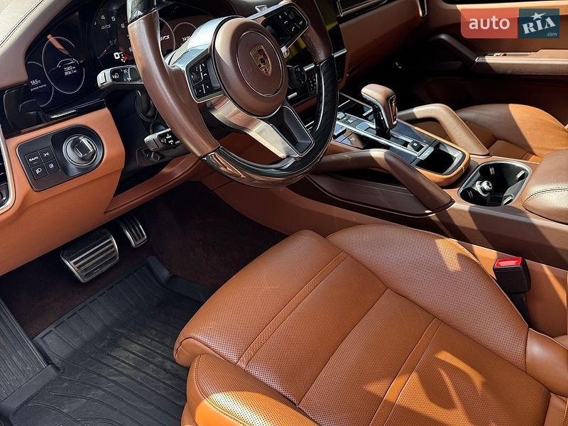 Внедорожник / Кроссовер Porsche Cayenne 2021 в Киеве