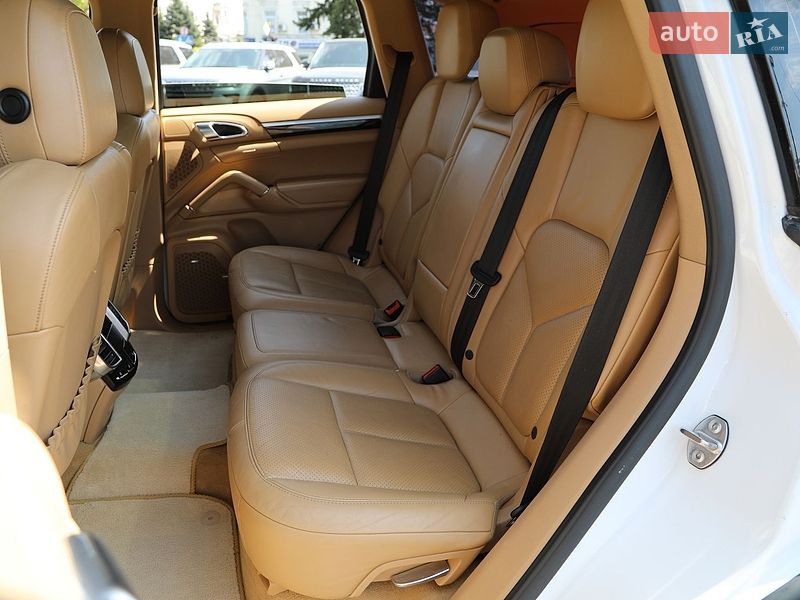 Внедорожник / Кроссовер Porsche Cayenne 2013 в Харькове