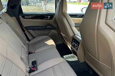 Внедорожник / Кроссовер Porsche Cayenne 2021 в Ужгороде