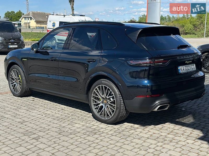 Внедорожник / Кроссовер Porsche Cayenne 2021 в Ужгороде