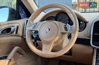 Внедорожник / Кроссовер Porsche Cayenne 2013 в Хмельницком
