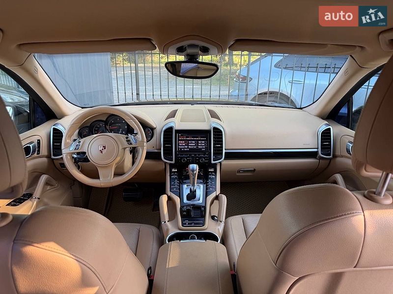 Внедорожник / Кроссовер Porsche Cayenne 2013 в Хмельницком