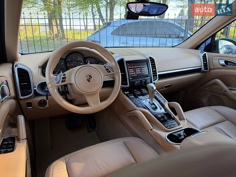 Внедорожник / Кроссовер Porsche Cayenne 2013 в Хмельницком