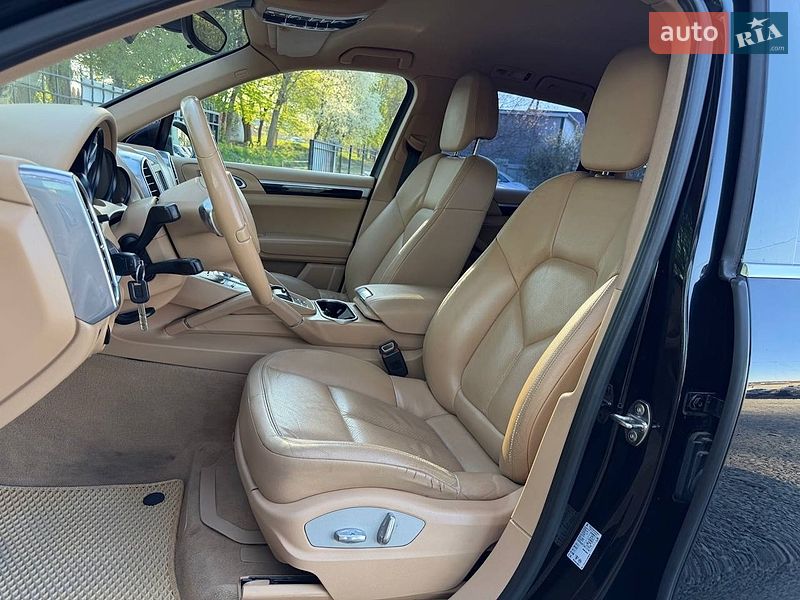 Внедорожник / Кроссовер Porsche Cayenne 2013 в Хмельницком