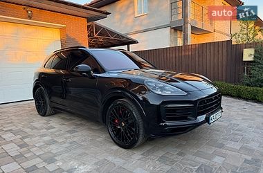 Внедорожник / Кроссовер Porsche Cayenne 2021 в Киеве