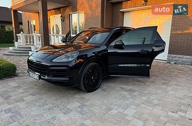 Внедорожник / Кроссовер Porsche Cayenne 2021 в Киеве