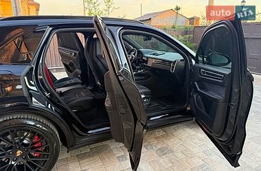Внедорожник / Кроссовер Porsche Cayenne 2021 в Киеве