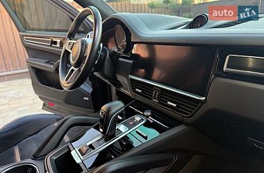 Внедорожник / Кроссовер Porsche Cayenne 2021 в Киеве