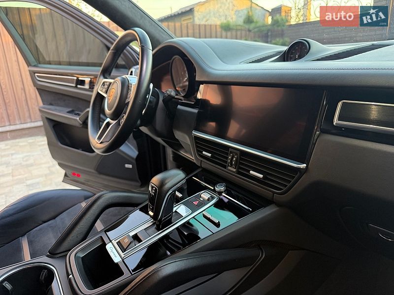 Внедорожник / Кроссовер Porsche Cayenne 2021 в Киеве